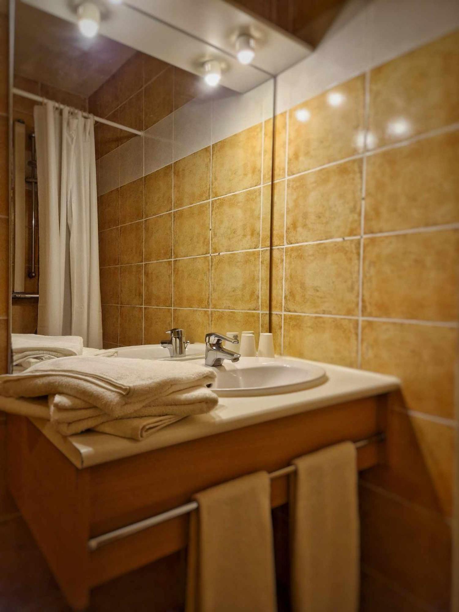 Tempo Hotel Millau Buitenkant foto